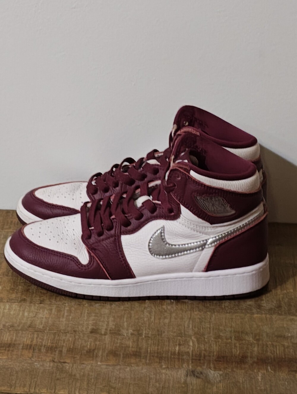 Jordan 1 Retro High OG 'Bordeaux' (GS) Kid's Size 5.5Y